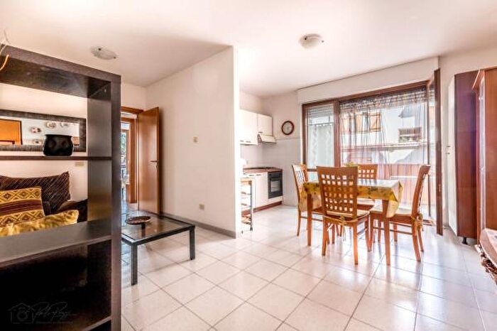 Appartamento trilocale in vendita in Via Verbania, Sabaudia