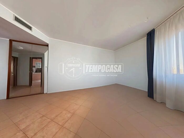 Appartamento trilocale in vendita in Piazza Camillo Benso Conte di Cavour, Busto Garolfo