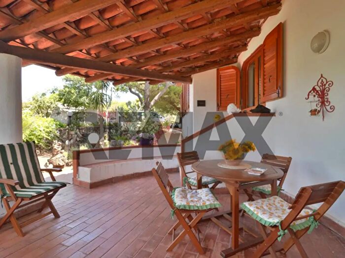 Casa con 6 locali in vendita in Strada Provinciale Vulcano Piano Snc, Lipari