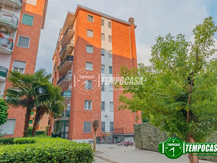 Appartamento trilocale in vendita in Corsico