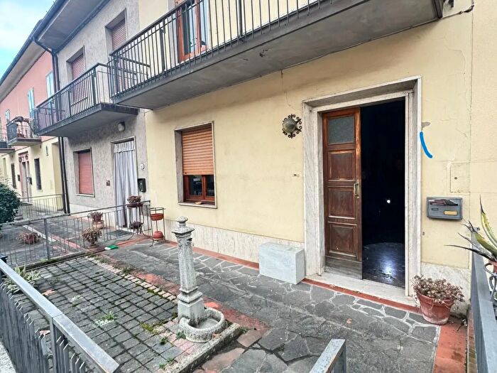 Casa quadrilocale in vendita in Via di Val di Setta E Val di Bisenzio, Cantagallo
