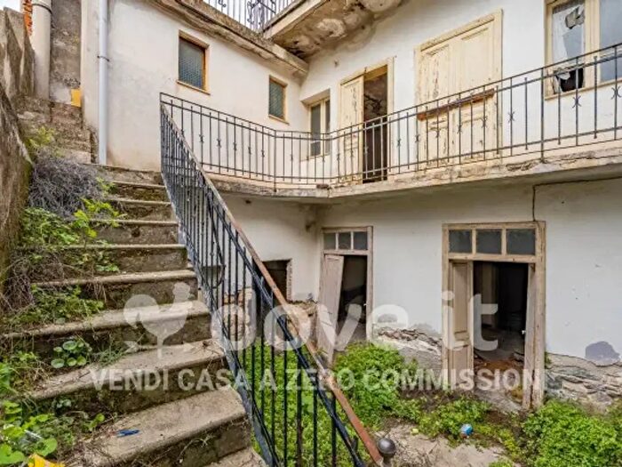 Casa con 6 locali in vendita in Via Tempio, Dorgali