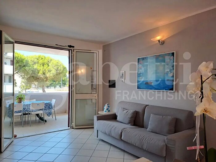 Appartamento trilocale in vendita in Via del Guercino, Comacchio
