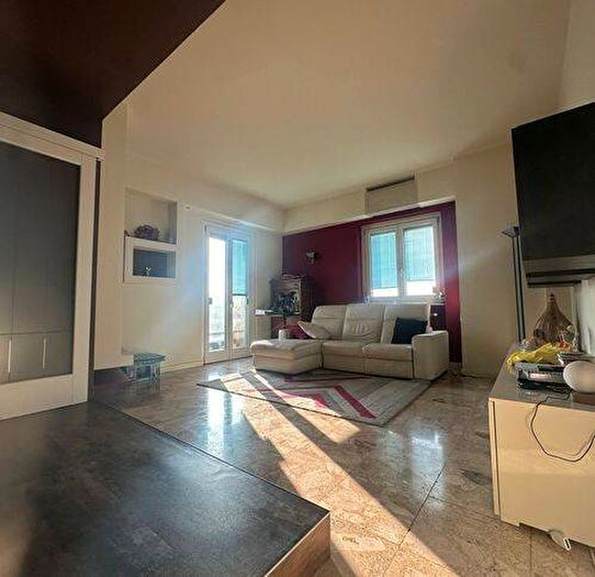 Appartamento quadrilocale in affitto in Via Giosuè Carducci, Centro, Tortona