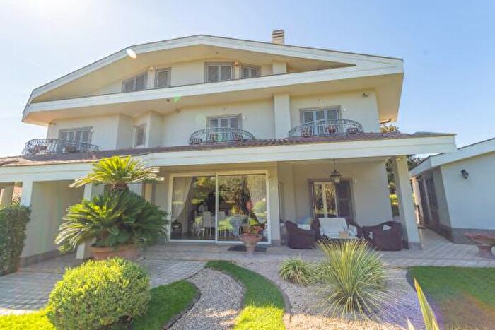 Casa con 5 locali in affitto in Via dei Sette Metri, Roma