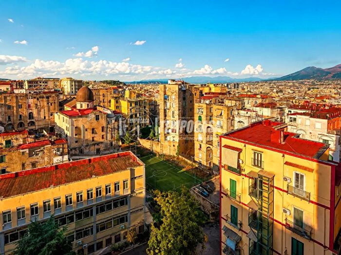 Appartamento quadrilocale in vendita in Napoli