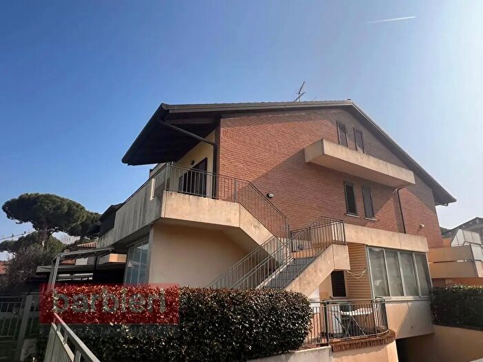Appartamento quadrilocale in vendita in Via Marziale, Cervia