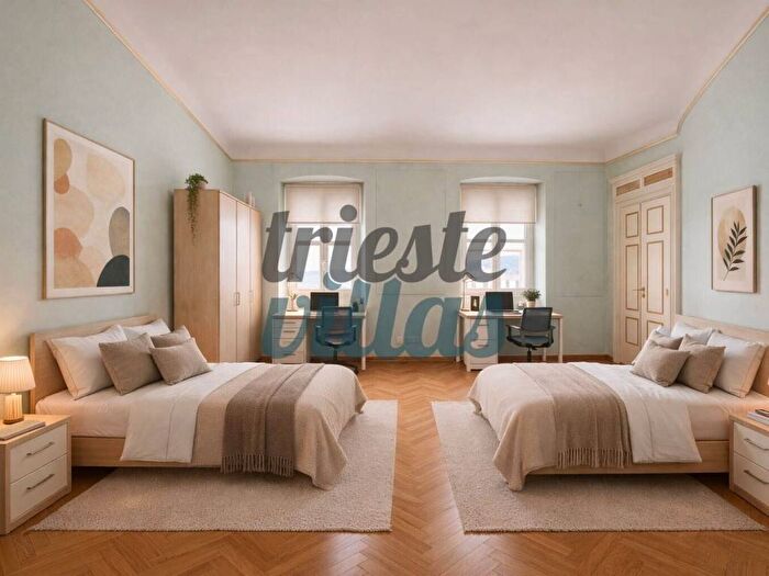 Appartamento quadrilocale in affitto in via Felice Venezian, Città Vecchia, Trieste