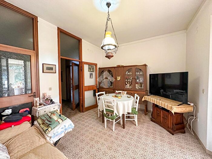 Appartamento con 5 locali in vendita in Via Curtatone Montanara, Ponsacco