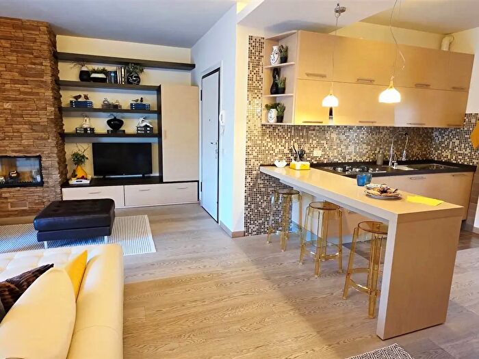 Appartamento con 6 locali in vendita in Via Edgardo Mannucci, Serra De' Conti