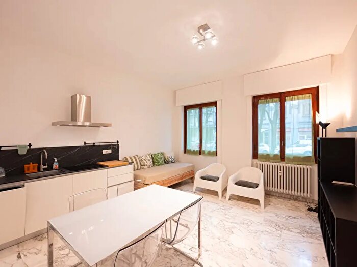 Appartamento quadrilocale in affitto in Viale Lombardia, Milano