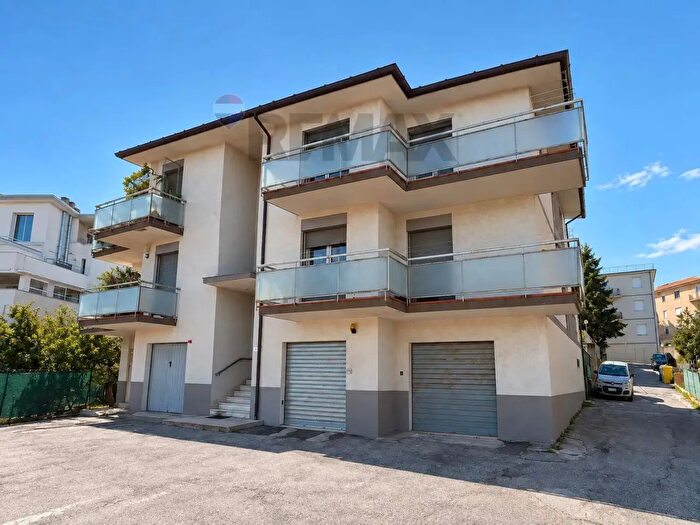 Appartamento quadrilocale in vendita in Ancona