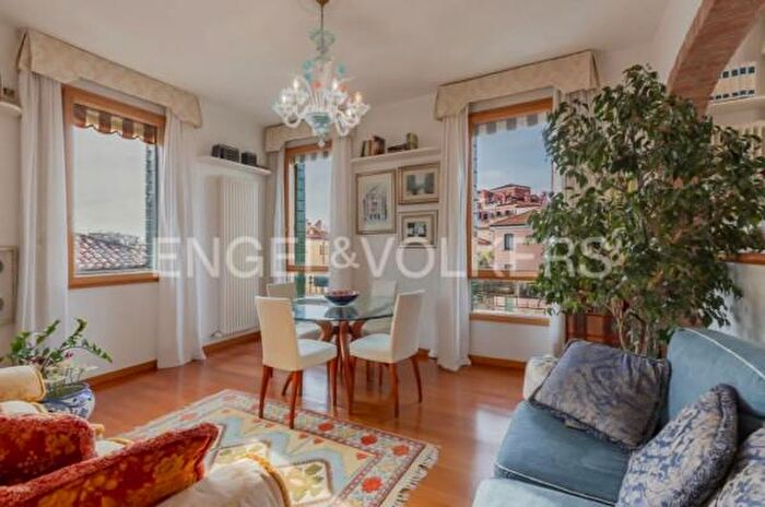 Appartamento quadrilocale in vendita in Via Cipro, Venezia