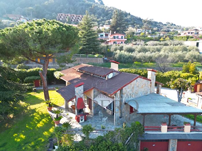 Casa con 12 locali in vendita in Via Tamagna, Ventimiglia