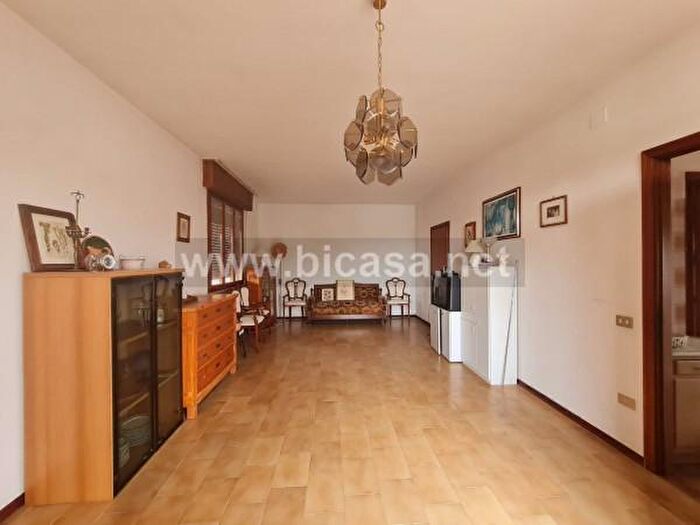 Appartamento con 5 locali in vendita in Strada dei Guazzi, Pesaro