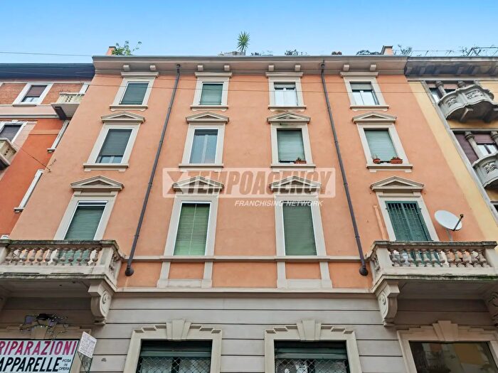 Appartamento trilocale in affitto in Via Marcona, Milano