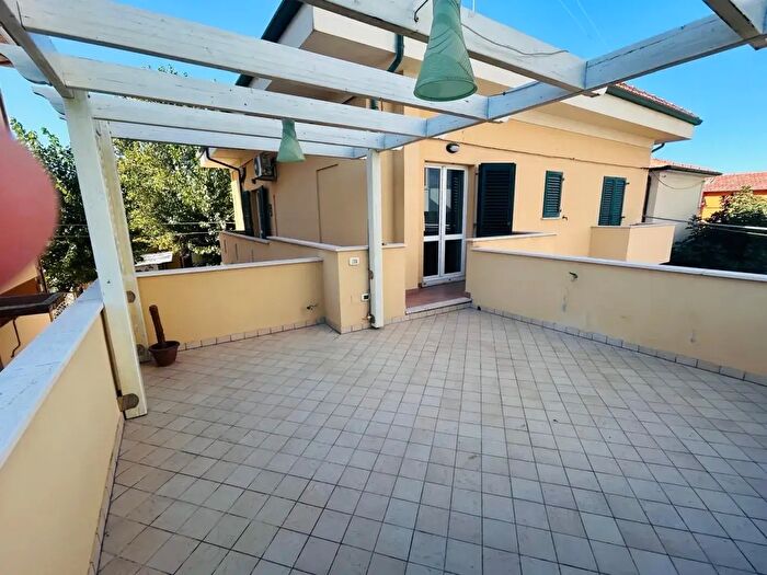 Appartamento con 8 locali in vendita in Lungomare Goffredo Mameli, Senigallia