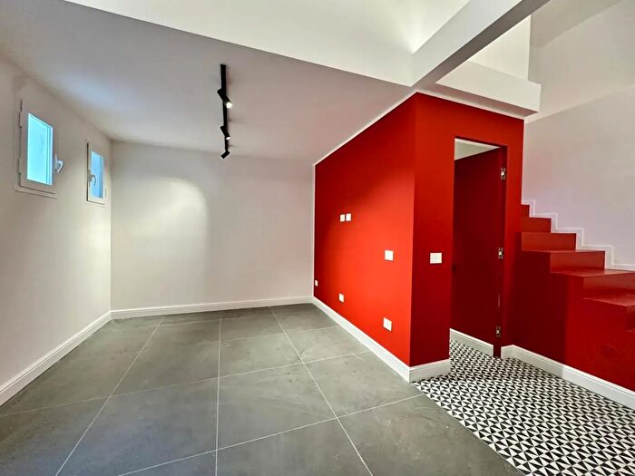 Appartamento monolocale in vendita in Via Giovanni Pascoli, Napoli