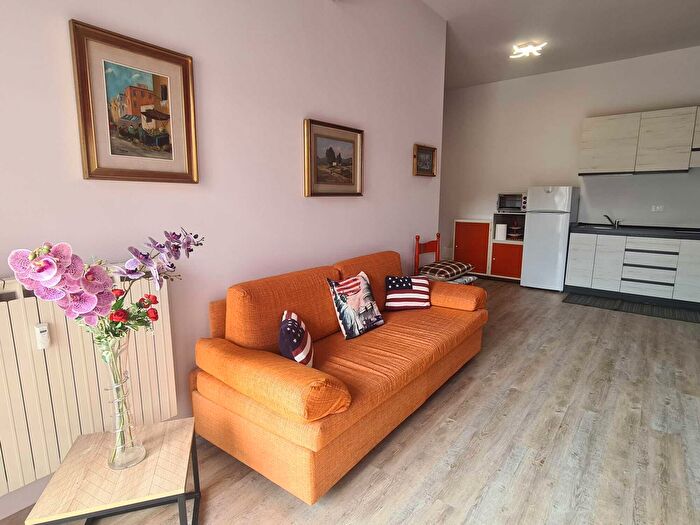 Appartamento trilocale in affitto in Via Cristoforo Colombo, Andora