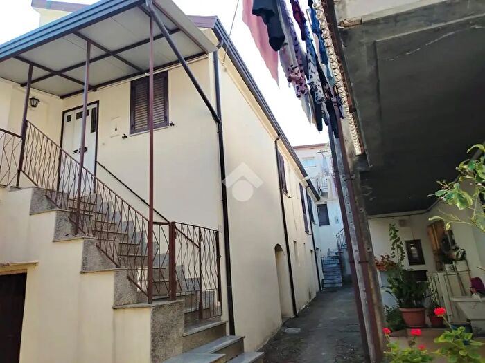 Casa trilocale in vendita in Vico Carpati, San Potito Ultra