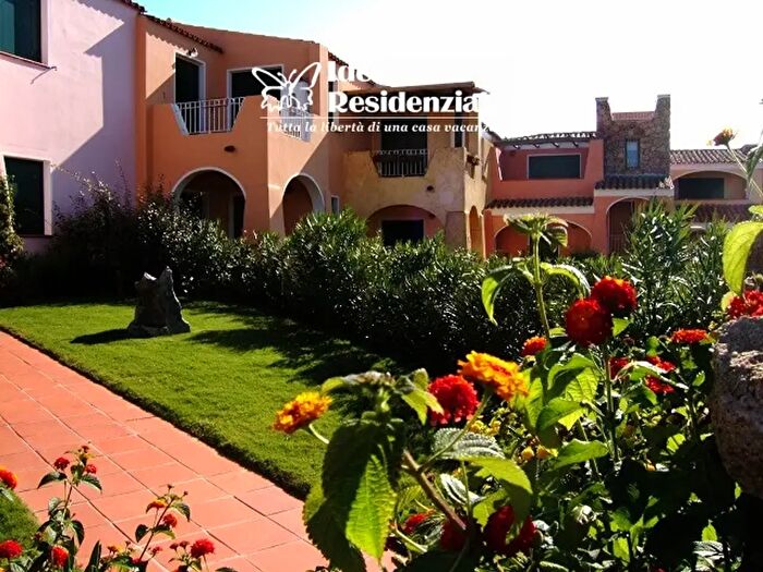 Appartamento trilocale in vendita in Via del Mirto, Palau