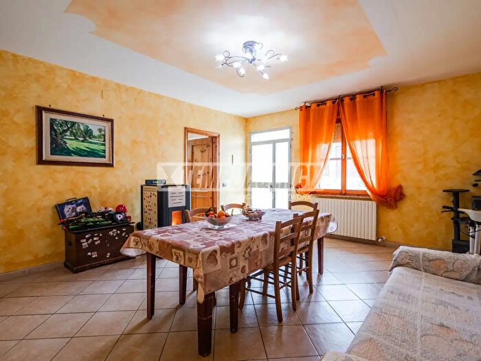 Appartamento trilocale in vendita in Via Ducale, Prignano Sulla Secchia