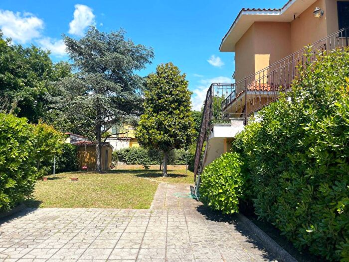 Appartamento trilocale in affitto in Via delle Viole, Lido dei Pini di Ardea Lupetta, Ardea