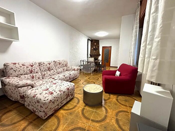 Appartamento quadrilocale in vendita in Via Orti, Zandobbio
