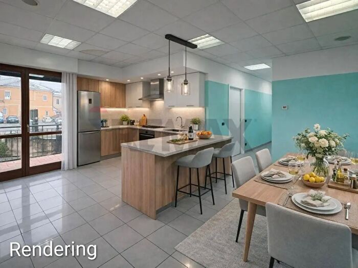 Appartamento trilocale in vendita in Via Trentini, Clivio