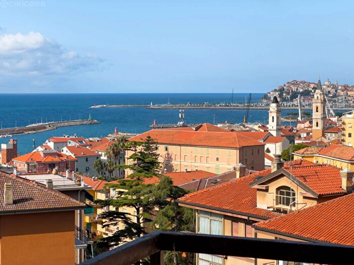 Appartamento con 5 locali in vendita in Via Diano Calderina, Imperia