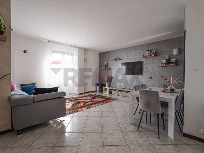 Appartamento trilocale in vendita in Via Don Giovanni Minzoni, Capriate San Gervasio