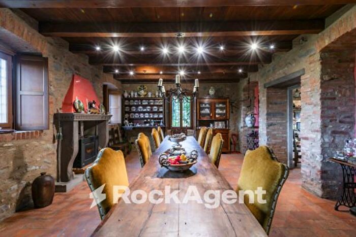 Casa con 6 locali in vendita in Strada del Monasterolo, Levate