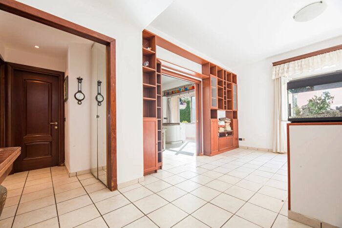 Appartamento con 5 locali in vendita in Via Napoli, Genova