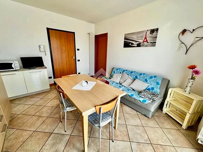 Appartamento bilocale in vendita in Via Coclino, Calcinate