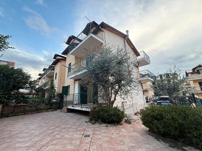 Casa con 7 locali in vendita in Via Bologna, Villaricca