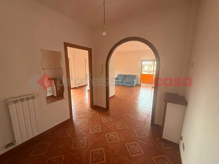 Appartamento trilocale in affitto in Via Roma, Albano Laziale