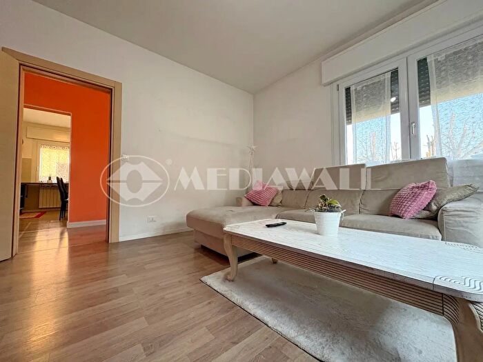 Appartamento trilocale in vendita in Viale Guglielmo Marconi B, Aviano