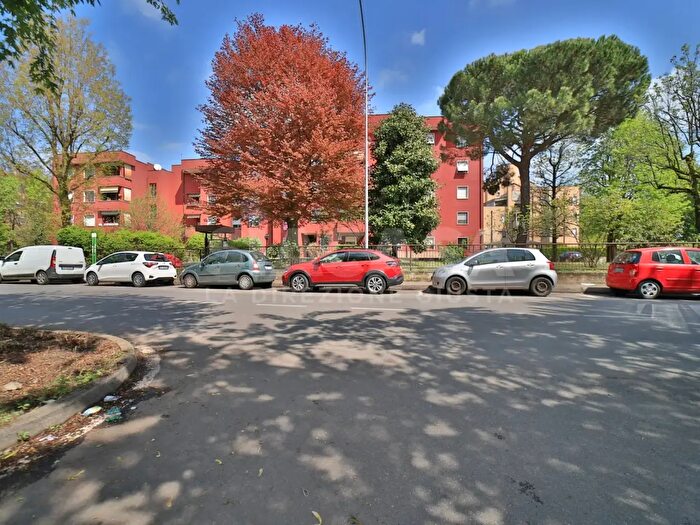 Appartamento trilocale in vendita in Via Golgi, Arcore