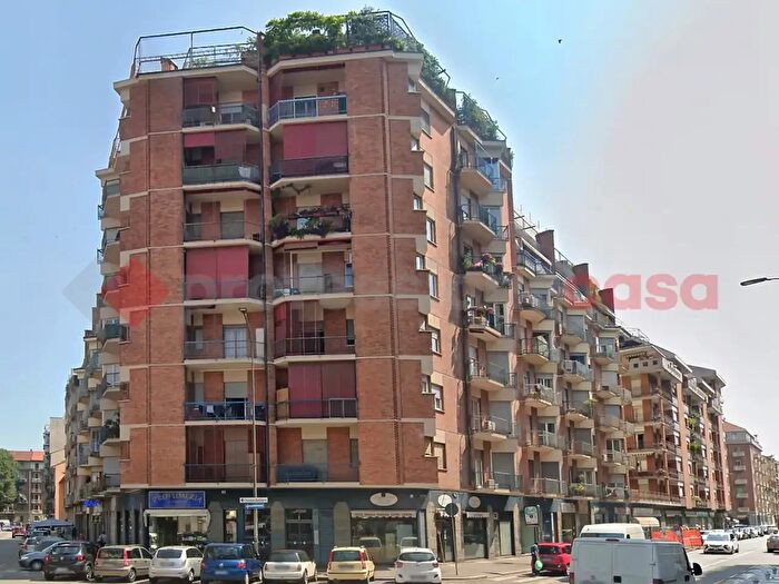 Appartamento trilocale in vendita in Via Cherubini, Torino