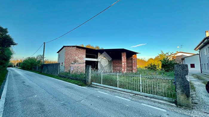 Casa quadrilocale in vendita in Via Bosco, Morgano