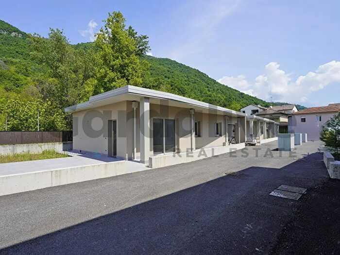 Appartamento trilocale in vendita in Via Dossello, Villanuova Sul Clisi
