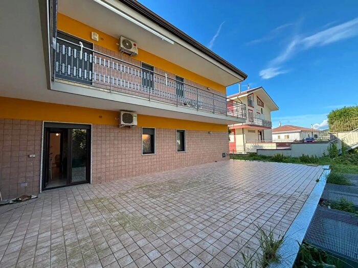 Appartamento trilocale in vendita in Via Dante Alighieri, Montecorvino Pugliano
