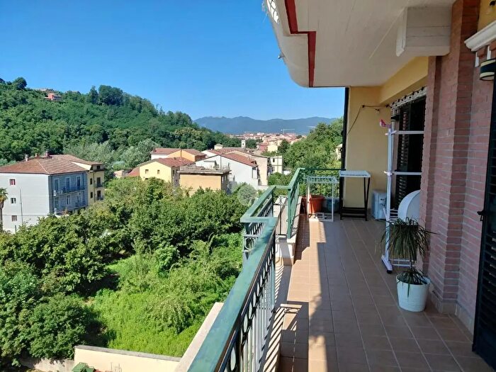 Appartamento quadrilocale in vendita in Via Francesco Tedesco, Avellino