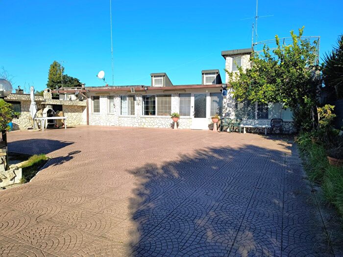 Casa con 6 locali in vendita in Via Idrovora, Latina