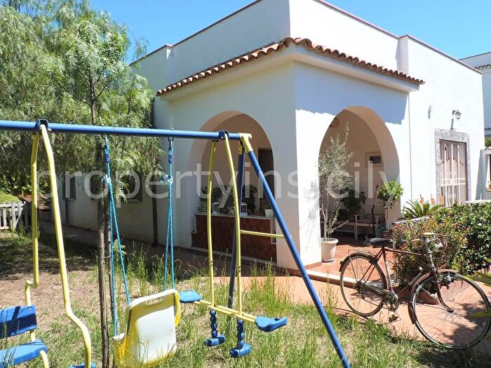 Casa con 6 locali in vendita in Siracusa