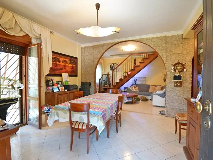 Appartamento trilocale in vendita in Viale, Marino