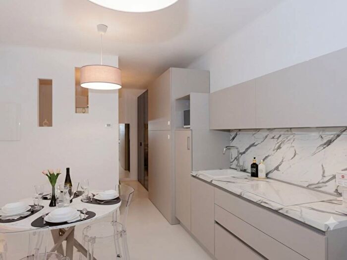 Appartamento bilocale in affitto in Via Mascarella, Irnerio, Bologna