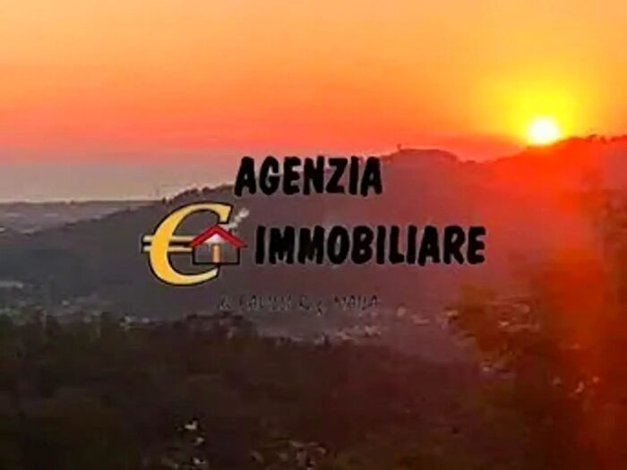 Casa con 5 locali in vendita in Camaiore