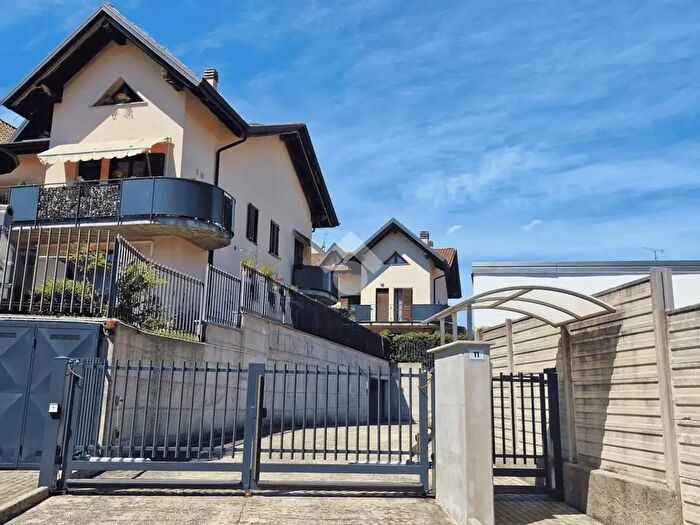 Appartamento bilocale in vendita in Via Coni Zugna, Arsago Seprio