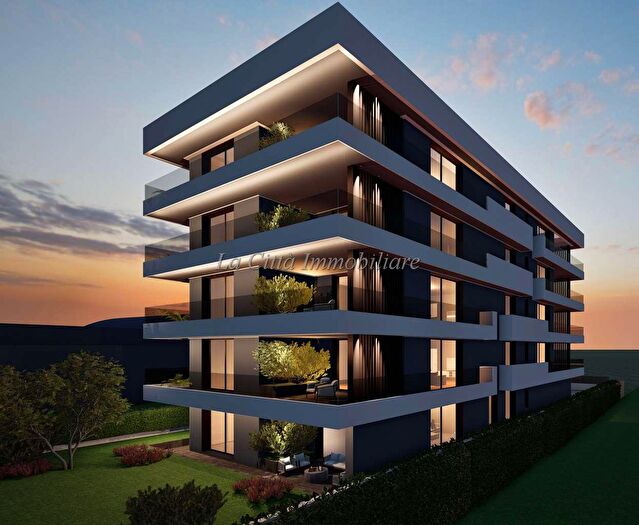 Appartamento trilocale in vendita in Via Ciro Gastone, Novara